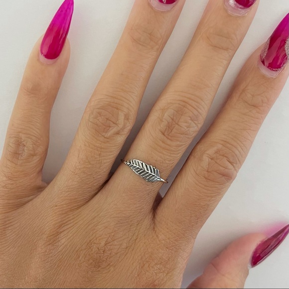 Sterling silver feather ring, feather ring, silver dainty ring, midi ring - Picture 7 of 11